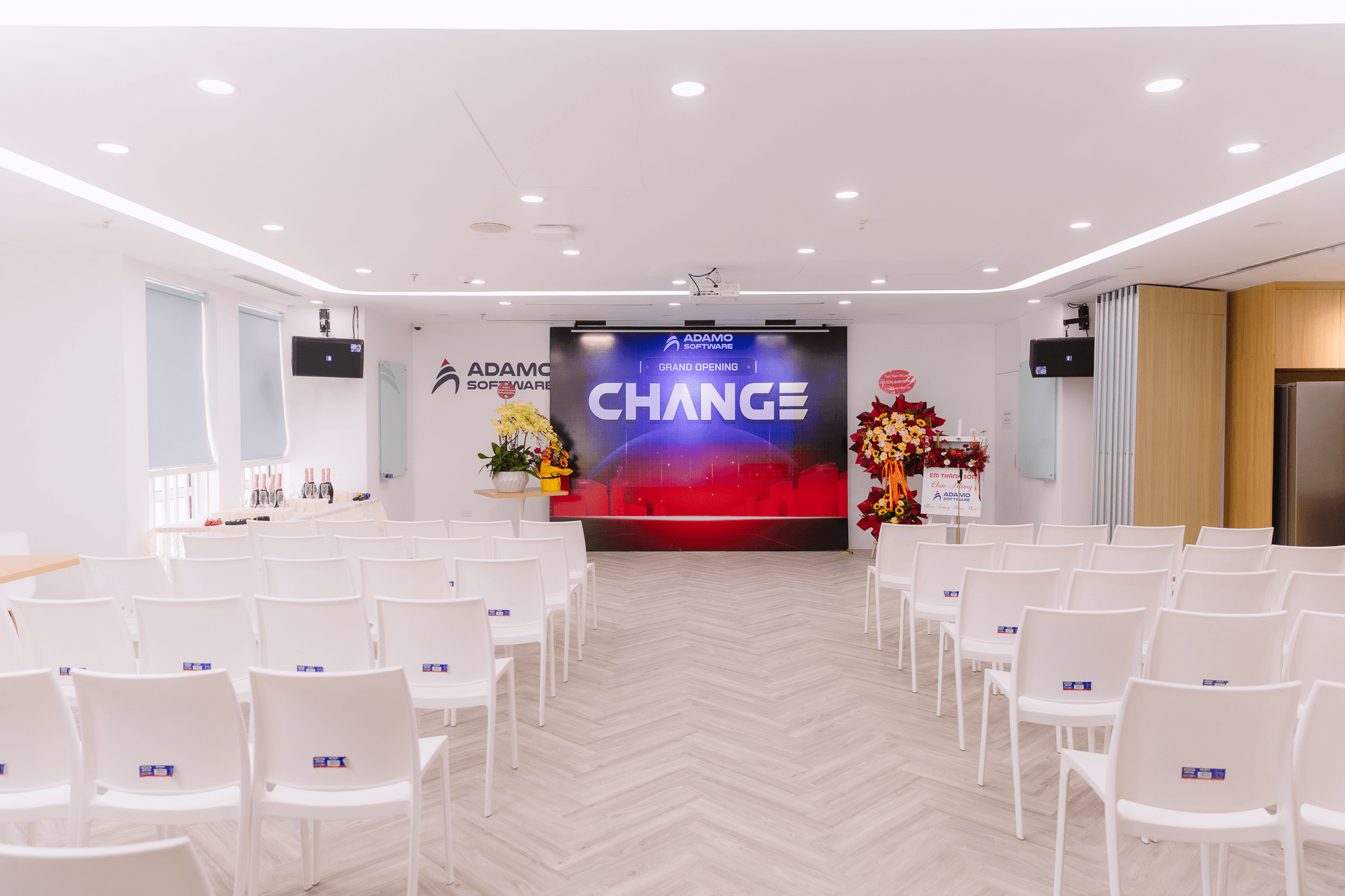 Adamo Grand New Office 1