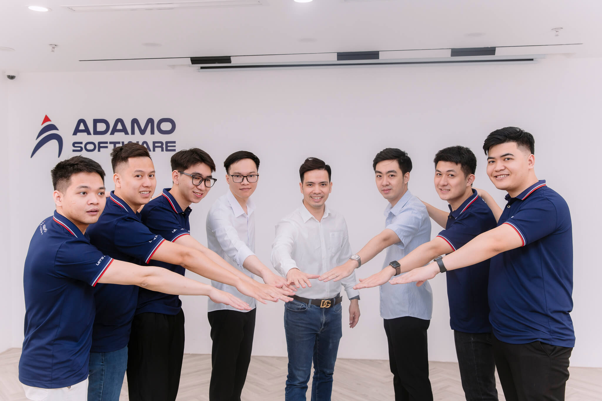 adamo-motivated-team